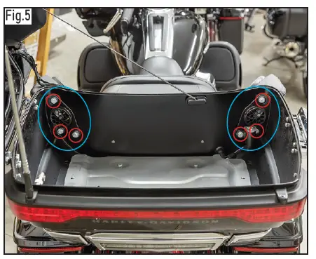 Ciro3D-G0058042 -Passenger-Phone-Mount-for-Harley-Davidson-fig5