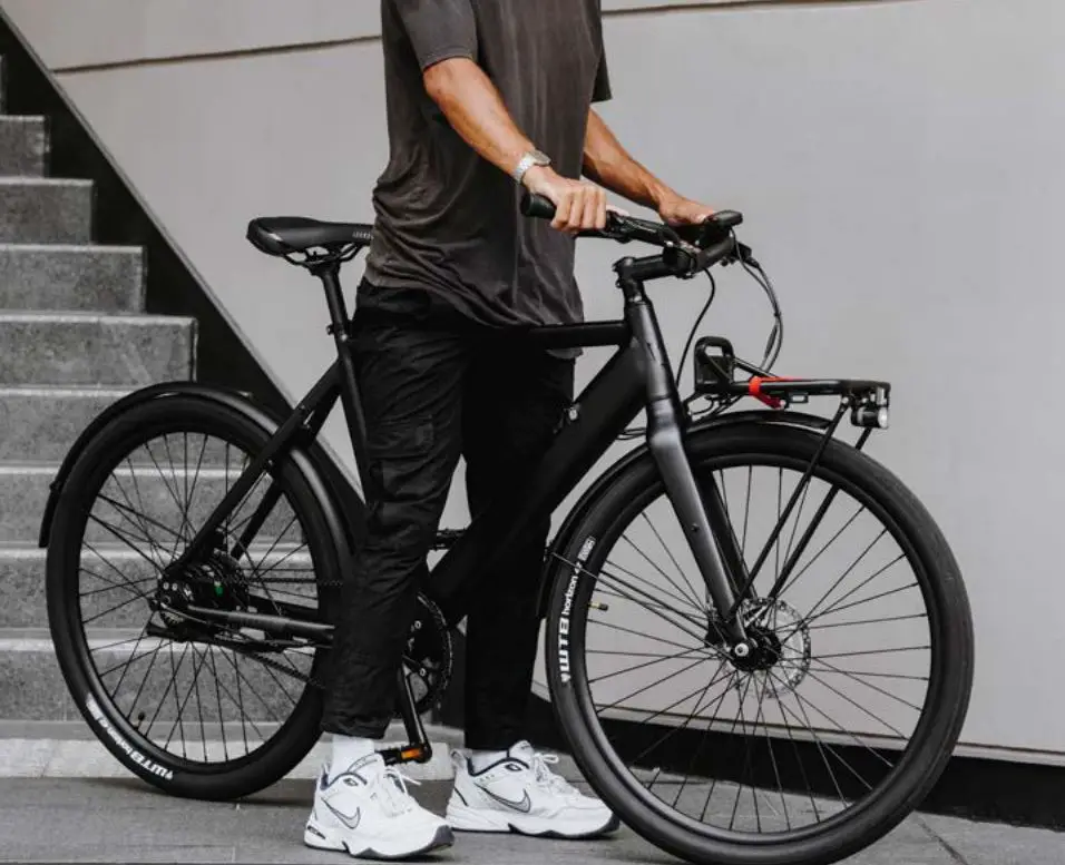 LeKKeR Amsterdam+ Bicycle eBike User Manual - Bicycle