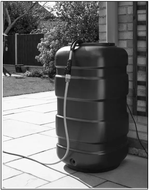 Clarke CWBP300 Submersible Water Butt Pump Instruction Manual - POSITIONING THE PUMP