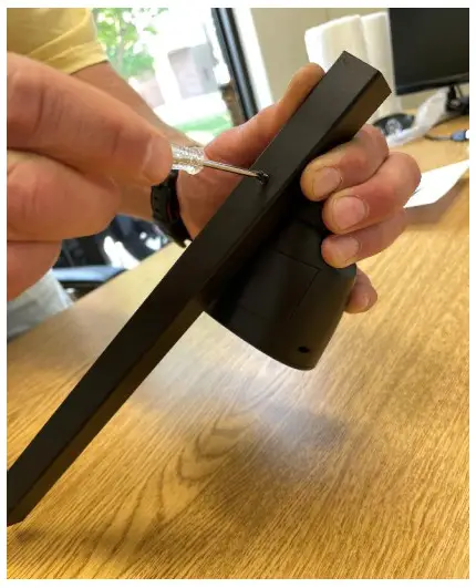 maverick AO-03 BBQ ACCESSORY - inserting screw