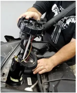 EVOLUTION-POWERSPORTS-004FC0083-CAN-AM-Maverick-X3-195-HP-Turbo-RR-ECU-Power-Flash-FIG-2