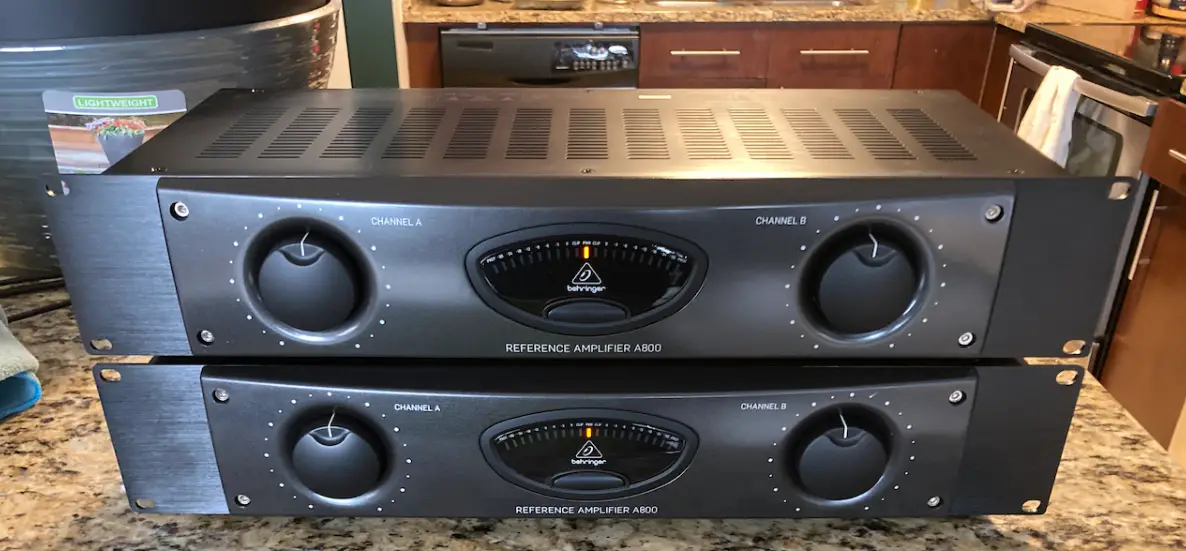 Behringer A800 Professional 800-watt Reference-class Power Amplifier User Guide