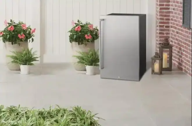 Vissani Vxar440bss 4.4 Cu Ft Freestanding Outdoor Refrigerator With Ss Door User Guide