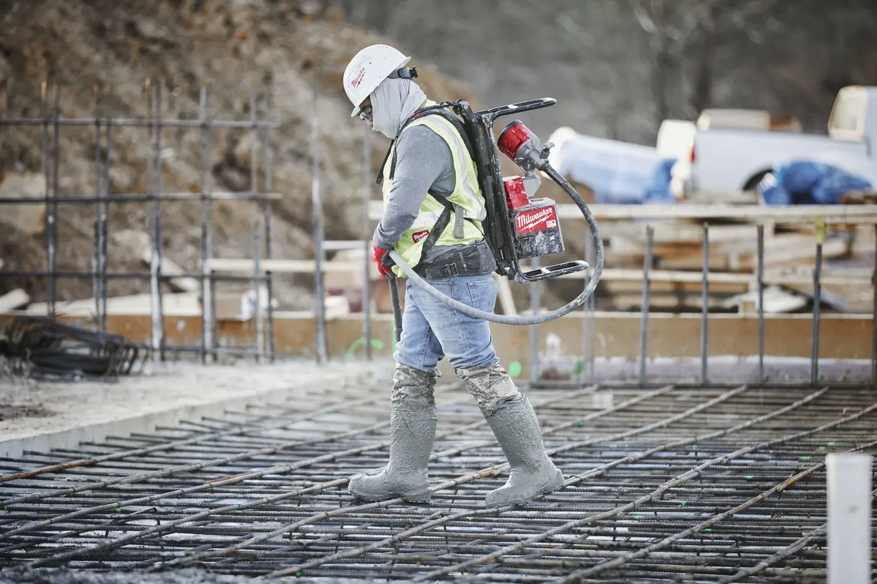 Milwaukee Mxf371 Mx Fuel Backpack Concrete Vibrator User Manual