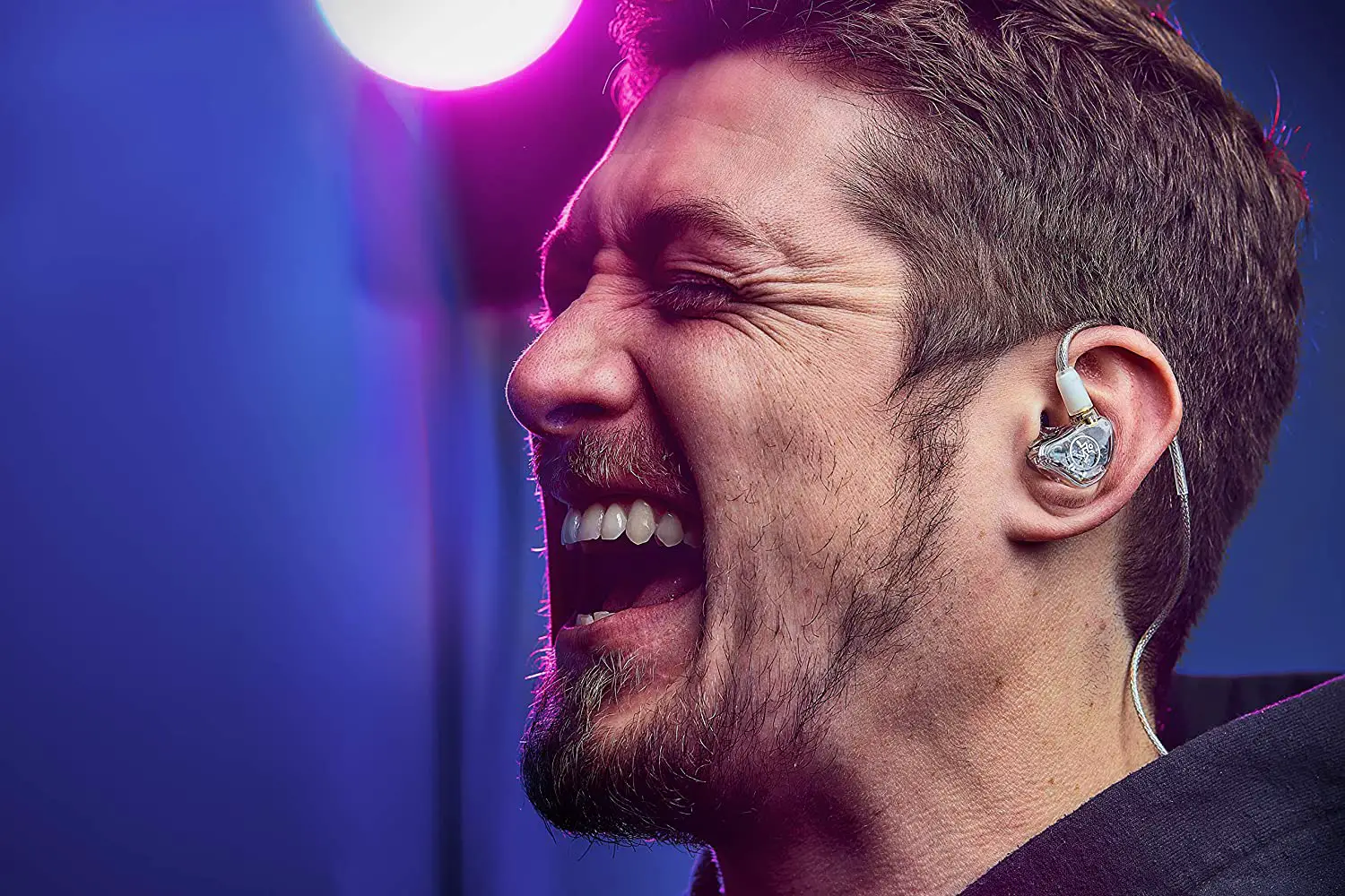 Mackie Mp-320 In-ear Headphones And Monitor Owner's Manual Mackie Mp-320 In-ear Headphones And Monitor Owner's Manual