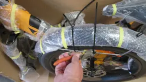 CSC FT750ST Step Through Electric Bicycle - Assembling13