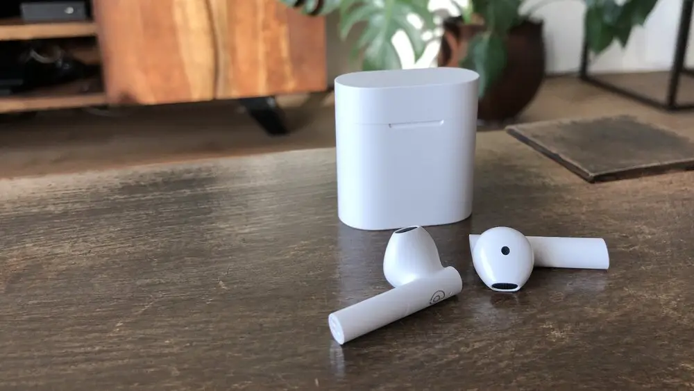 Haylou T33 Truly Wireless Earbuds User Manual Haylou T33 Truly Wireless Earbuds User Manual