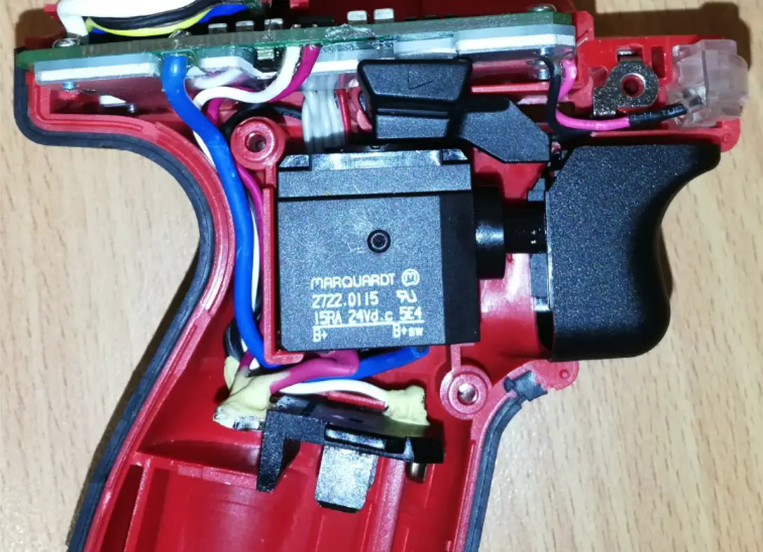 milwaukee M12 Fuel Impact Wrench - Product Overview 10