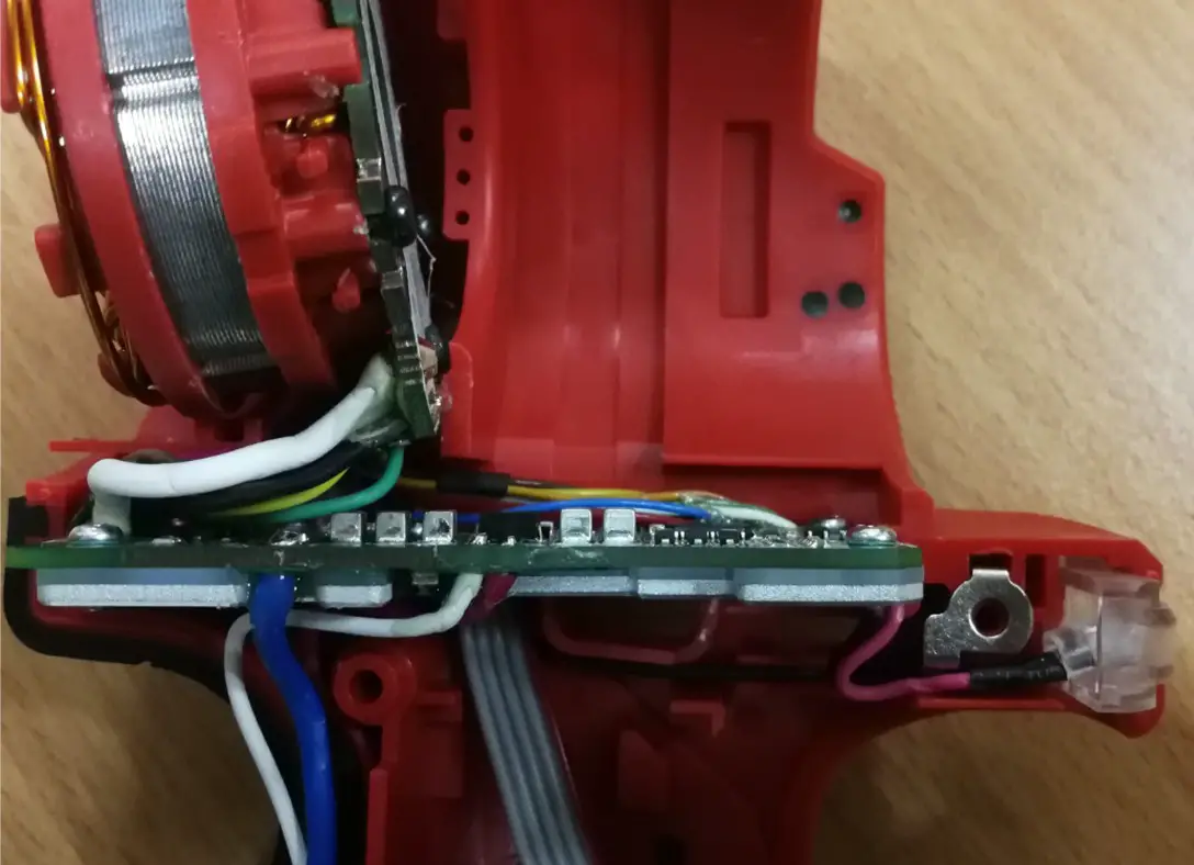 milwaukee M12 Fuel Impact Wrench - Product Overview 4