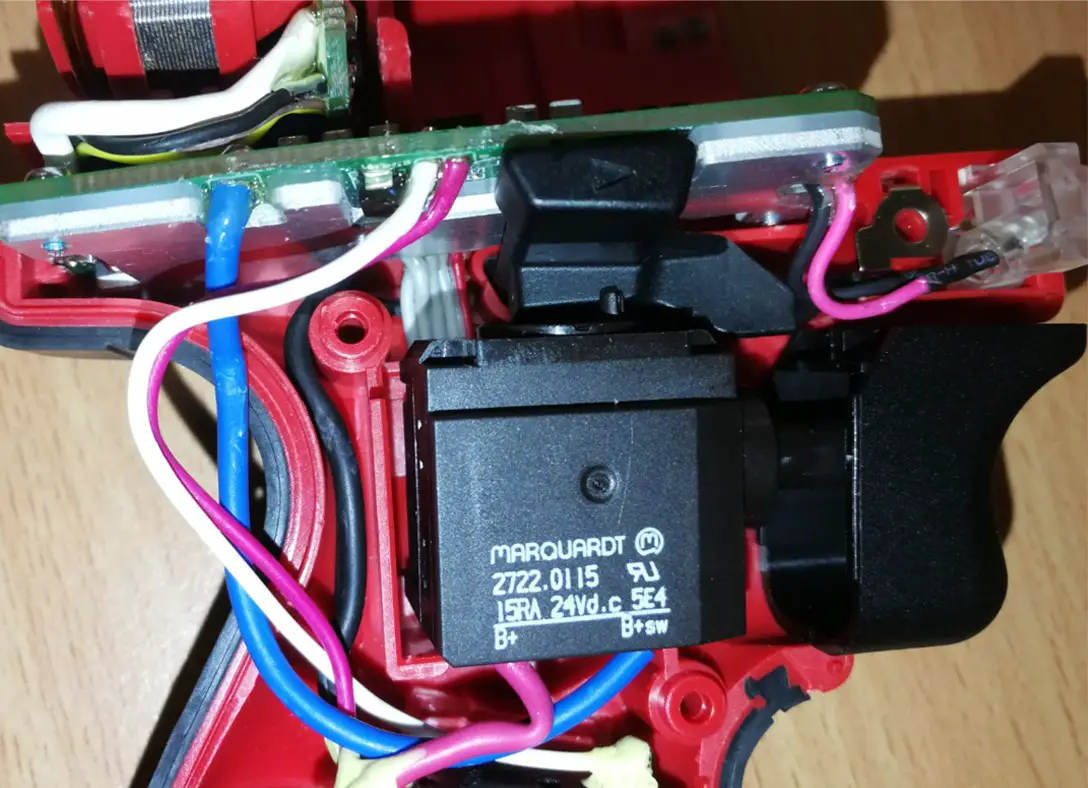 milwaukee M12 Fuel Impact Wrench - Product Overview 7