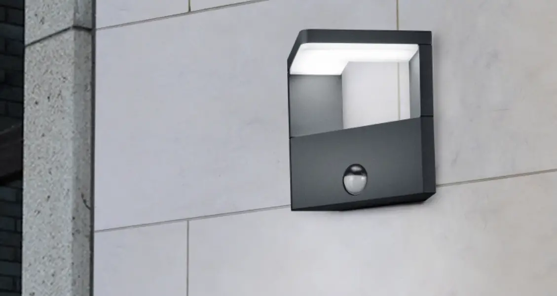 Trio 221769142 Wall Light Instruction Manual Trio 221769142 Wall Light Instruction Manual