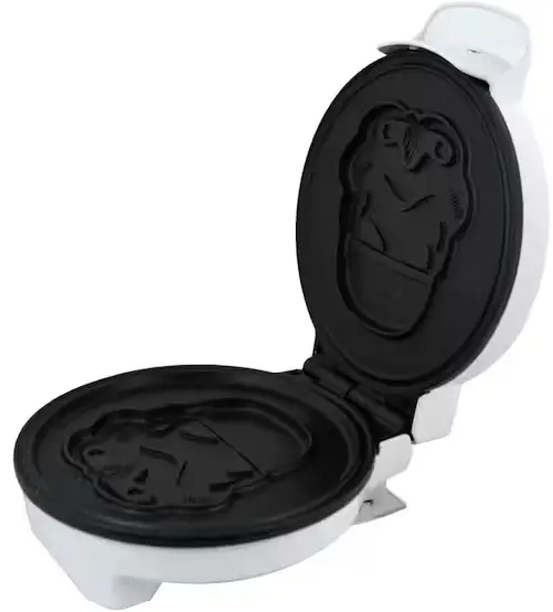 STAR-WARS-WM-SRW-STO-Stormtrooper-Waffle-Maker-PRODACT-IMG