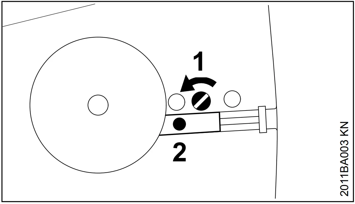 STIHL MS 151 TC Lightest Arborist Saw - FIGURE 3