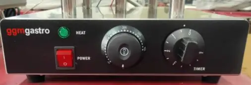 ggm gastro WAEBJ1 Waffle Maker - indicator light