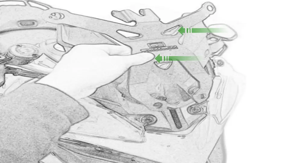 EVOTECH-PRN014568-015379-Ducati-Multistrada-V4-Installation-Instructions SP-Connect-Sat-Nav-Mount-fig-3