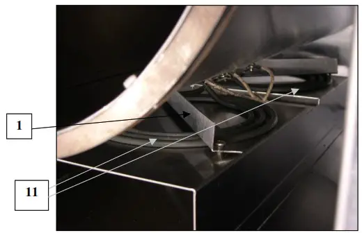 GOLD MEDAL 5081 Electric Peanut Roaster - Inside Cabinet 2