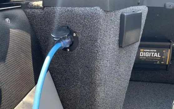 Minn Kota Mkr-21 On-board Charger Power Port Installation Guide