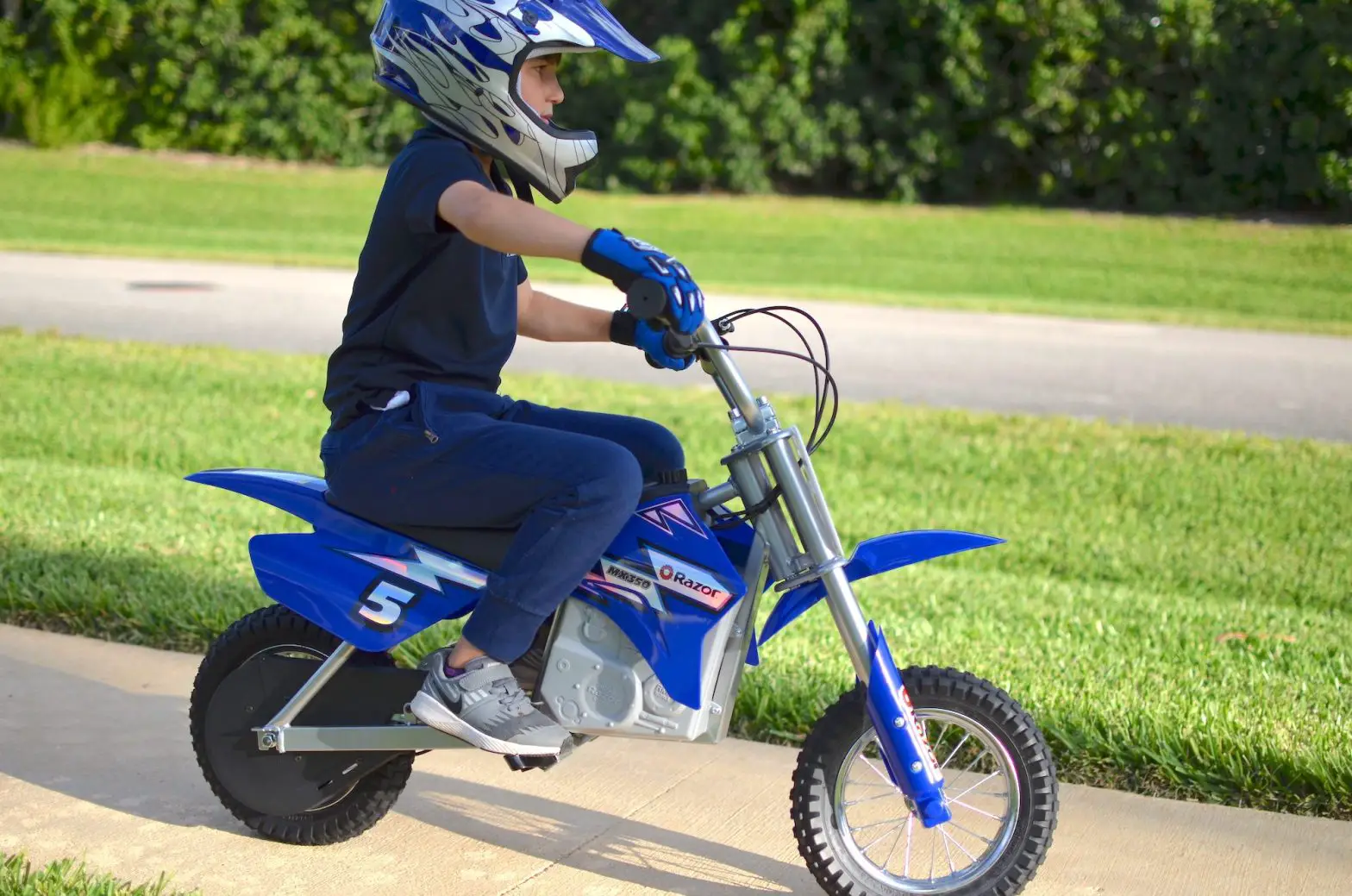 Razor Mx350 And Mx400 Dirt Rocket Owner's Manual Razor Mx350 And Mx400 Dirt Rocket Owner's Manual