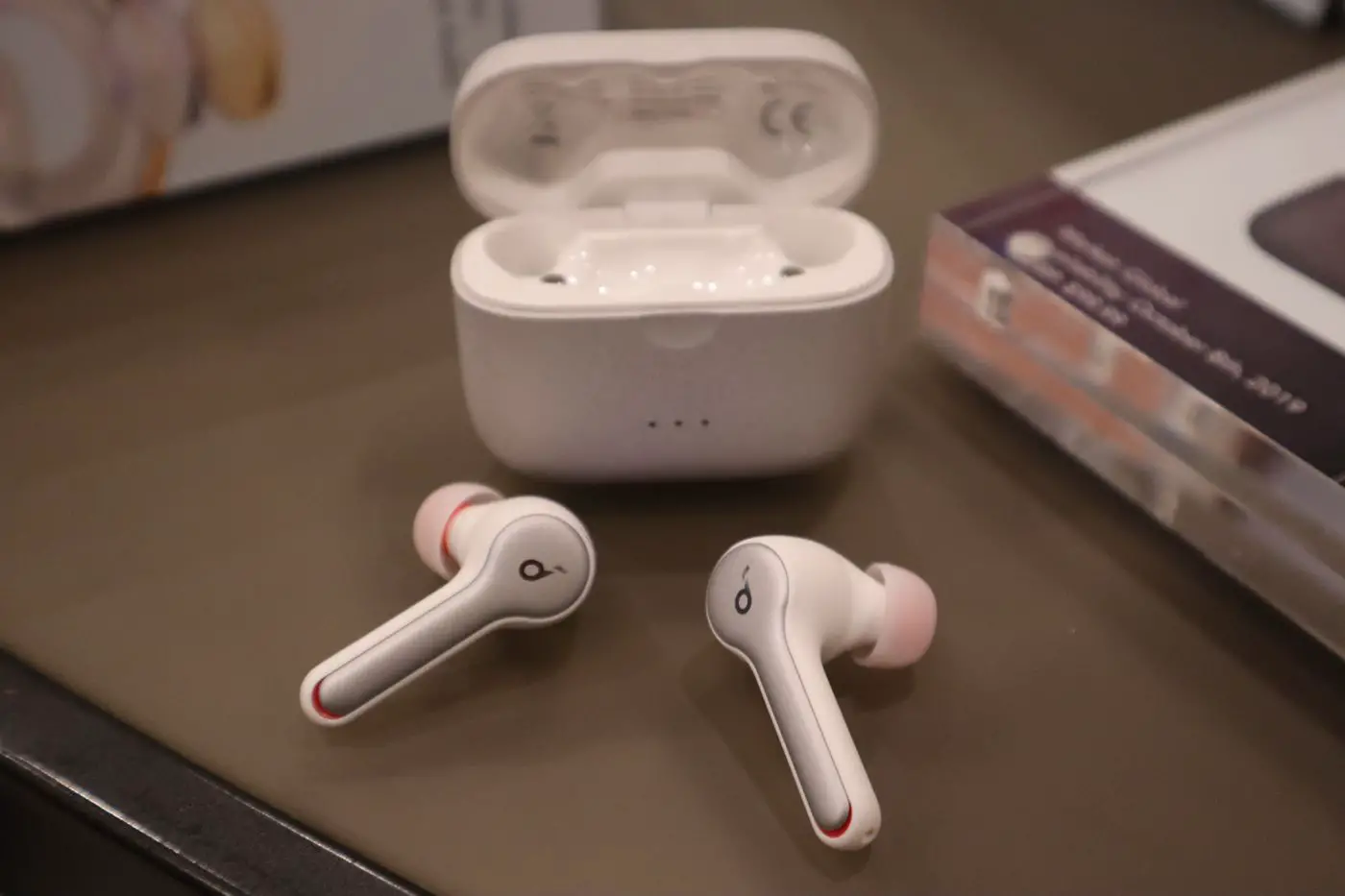 Soundcore Ak-a3910011 Liberty Air 2 Ear Wireless Headphones User Manual Soundcore Ak-a3910011 Liberty Air 2 Ear Wireless Headphones User Manual