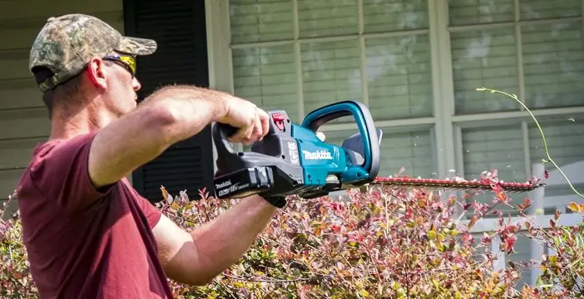 Makita Um600d Cordless Hedge Trimmer Instruction Manual