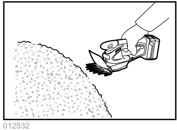 makita DUM166 160mm Cordless Grass Shear - Adjusting the shearing height 20