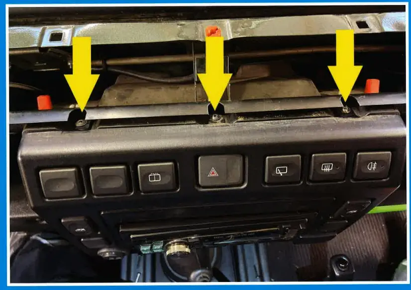 MUD UK MUD 0069 Double DIN Td5 Console-fig8