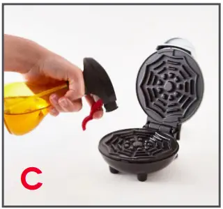 DASH-DMWW001SW-Spider-Web-Mini-Waffle-Maker-fig 5