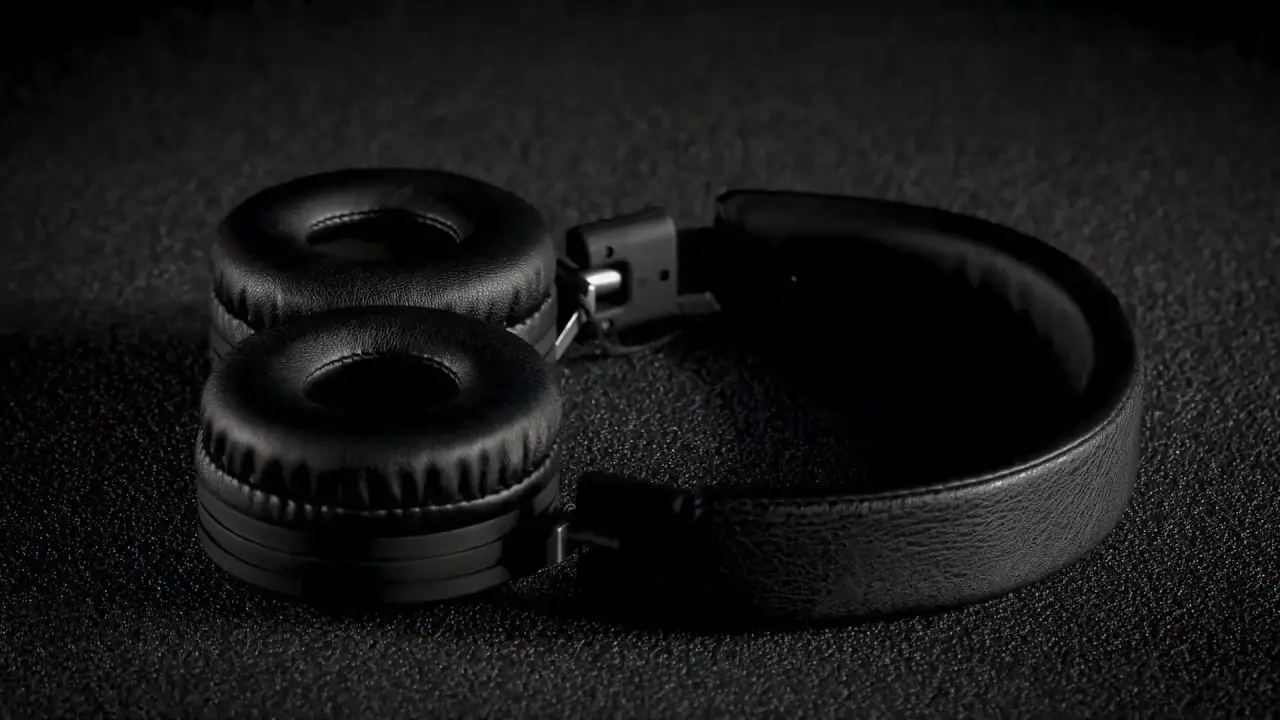 Treblab Wireless Headphones User Manual Treblab Wireless Headphones User Manual