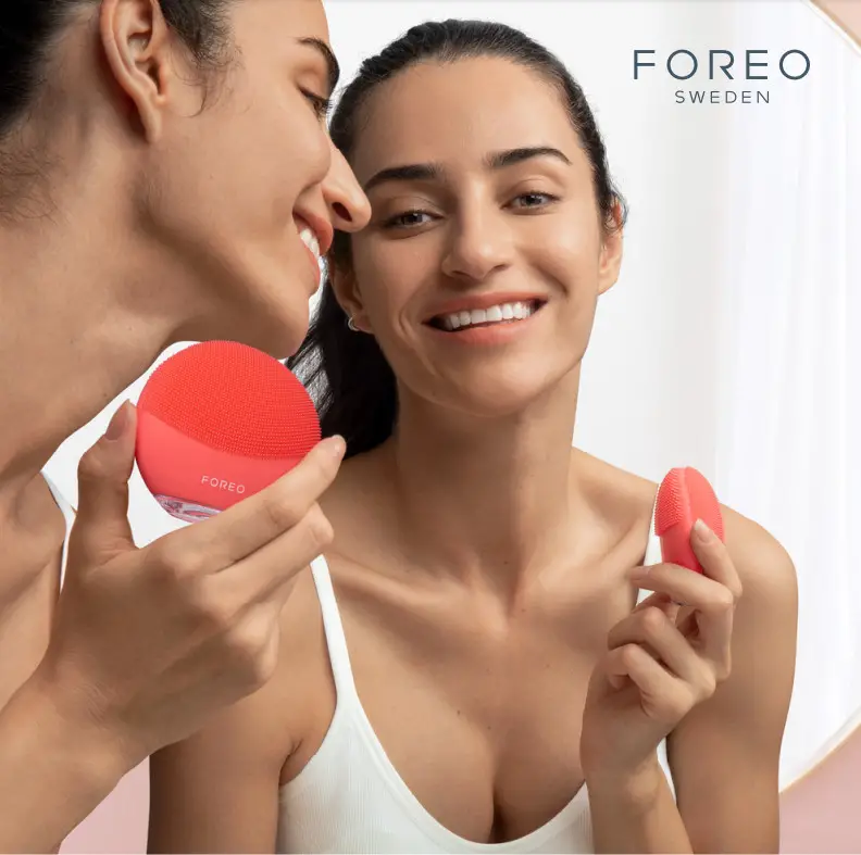 FOREO LUNA 4 mini Dual-Sided Facial Cleansing Device