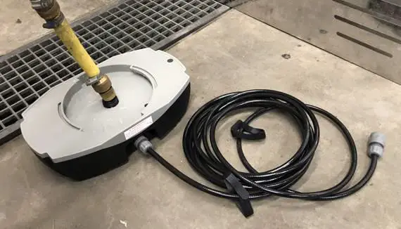 Aqua2go GD73 Pressure Washer - Garden hose on water inlet pump base