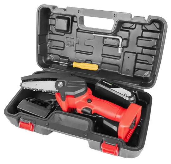 GREENCUT GSM210L Hand Chainsaw - BOX CONTENTS