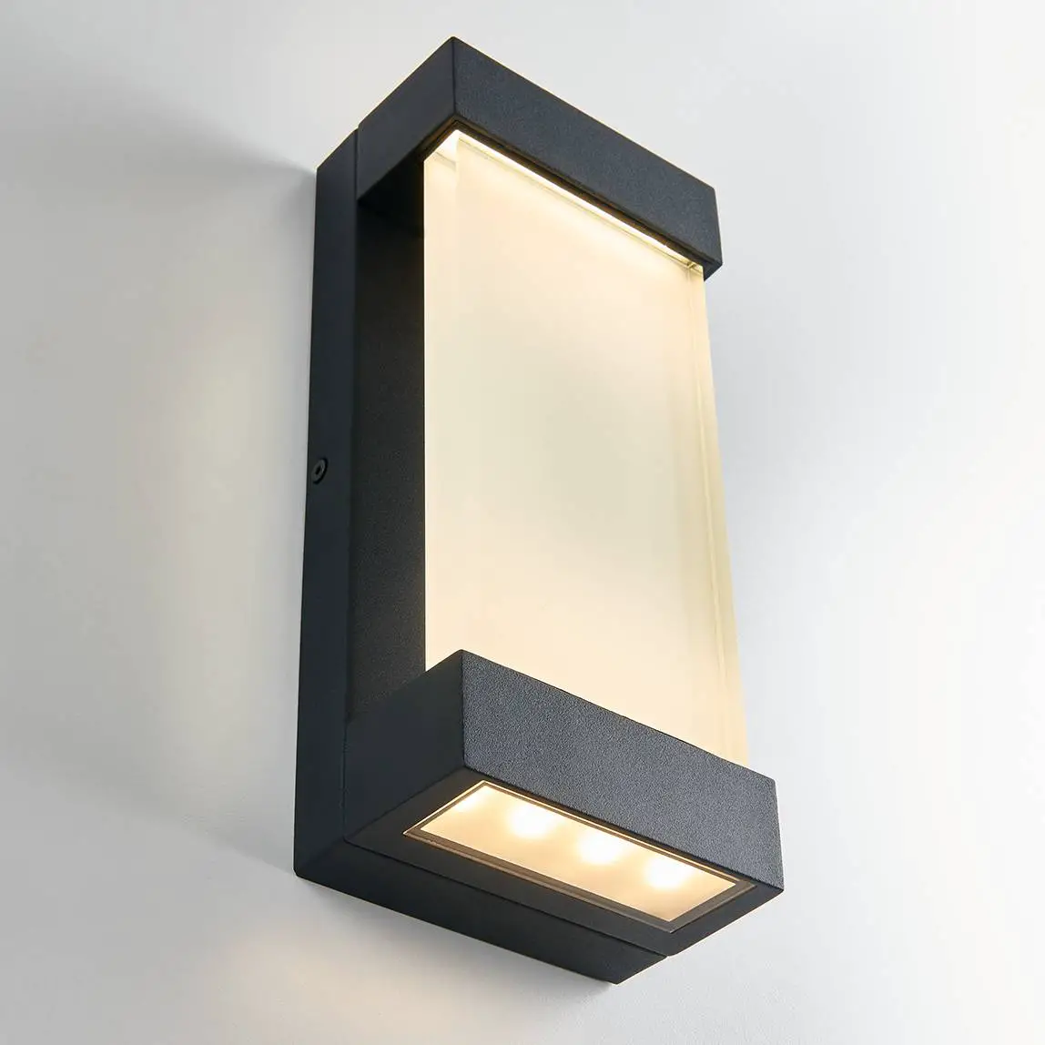 Artika-For-Living-OUT-HA-LED-Wall-Light-PRODUCT-IMAGE