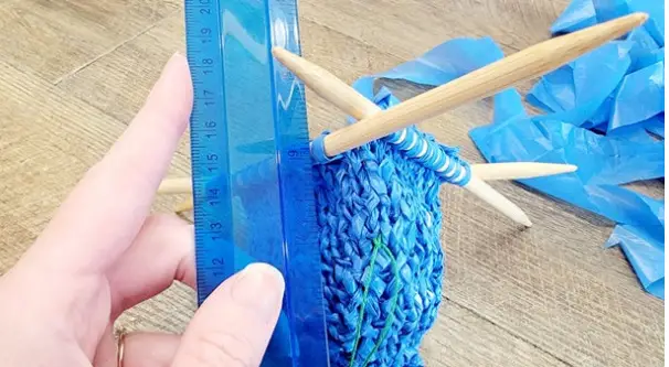 instructables-Knit-Plastic-Bag-Ball-FIG-11