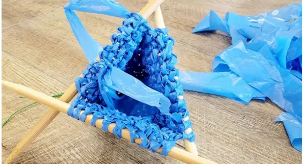 instructables-Knit-Plastic-Bag-Ball-FIG-13