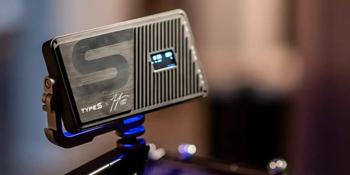 Type S Lm533425 Led Video Light And Power Bank User Manual