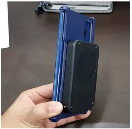 BeraShield BB02AI01 Smart Phone Charger - charging