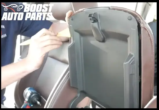 BOOST-AUTO-PARTS-2014-2019-GM-Wireless-Phone-Charger-7