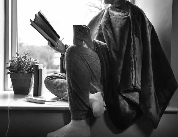 LAKELAND 63621 Grey Heated Poncho