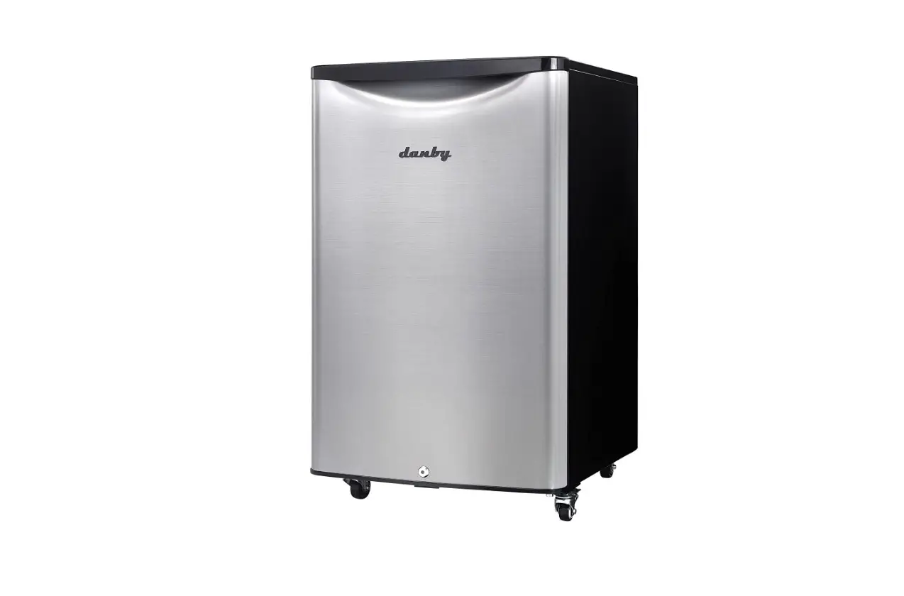 Danby Dar044a6bsldbo Outdoor Mini Fridge Owner's Manual Danby Dar044a6bsldbo Outdoor Mini Fridge Owner's Manual