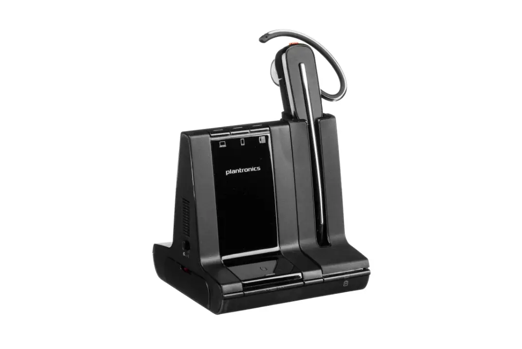 Plantrionics Savi 8240/8245 Office User Guide Plantrionics Savi 8240/8245 Office User Guide