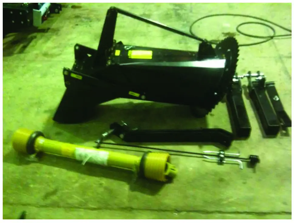 Braber Equipment BE SBS100HDG HEAVY DUTY SNOWBLOWER - SET UP 1