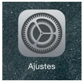 imperii Bluetooth Keyboard Case for iPad 2/3/4