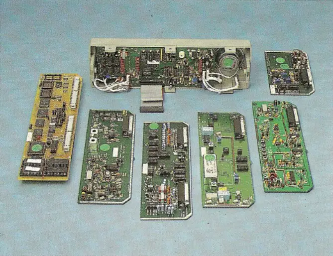 DATRON TW7000 Professional HF Transceiver - FIGURE 2