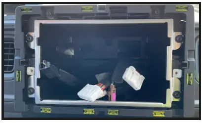 CONNECTS2-CT23RT18-19-Double-DIM-Fitting-Kit-FIG-3