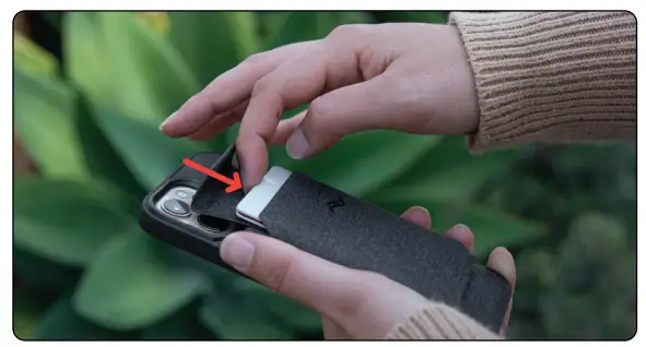 Peak-Design-Stand-Wallet-FIG2