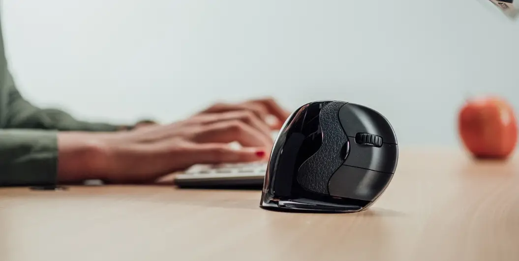 Bakker Elkhuizen Evoluent D Wired Ergonomic Mouse Instruction Manual