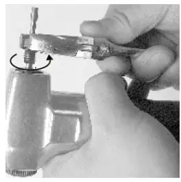 MEEC TOOLS 017081 Nibbler Instruction Manual - Unscrew the blade socket with the blade