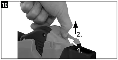 INSERTING/REPLACING THE BATTERY