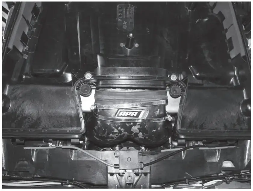 APR CI100056 EA825 40T SUV Intake - fig 33