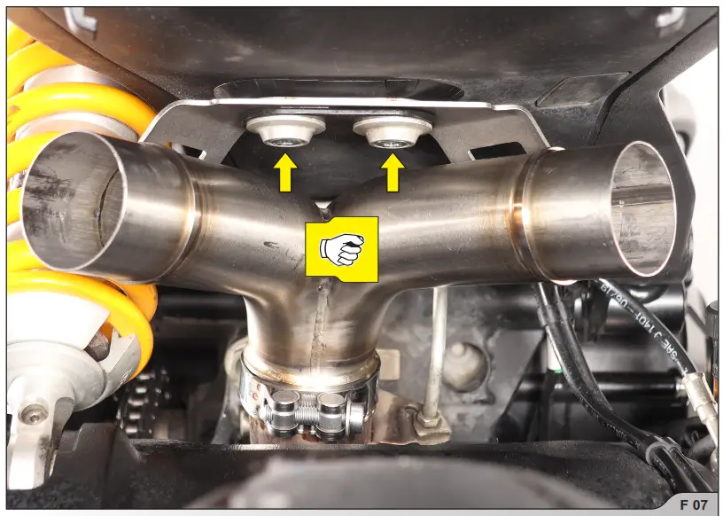 AKRAPOVIC Slip On Line Carbon Fiber Muffler - motorcycle